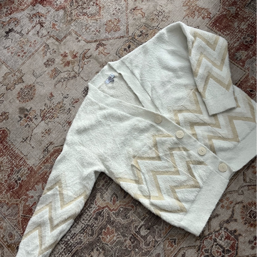 Fate patterned button down sweater - Picture 3 of 6